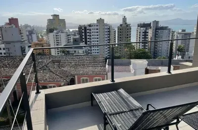 Casa com 3 quartos à venda, próxima ao beiramar shopping, 235 m², piscina e terraço com vista mar - centro, em florianópolis.