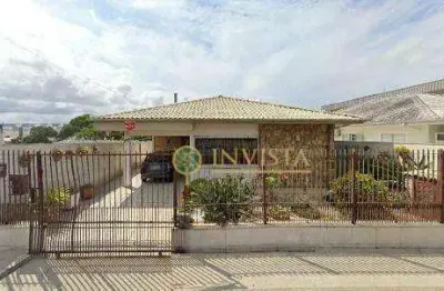 À venda | Casa com 187m², churrasqueira, 3 quartos e 2 vagas de garagem - Ipiranga, São José.