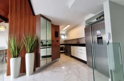 À venda | cobertura triplex de 3 quartos e vista parcial para o mar na praia dos ingleses.