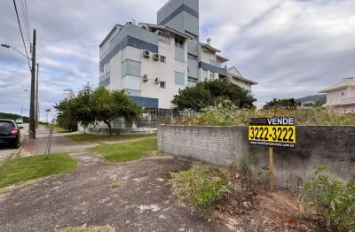 Oportunidade! Terreno com 450m² - À venda na Praia dos Açores.