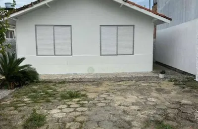 À venda | 65m² construídos, 2 quartos e 1 vaga de garagem - ribeirão da ilha, florianópolis.
