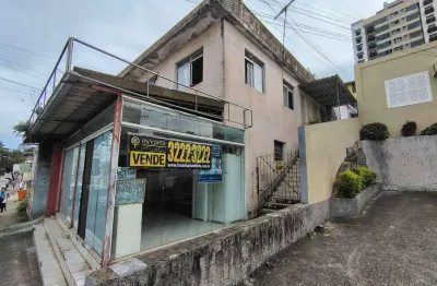 À venda | Imóvel de uso misto (residencial e comercial), 350 m², localização privilegiada – Estreito, Florianópolis.