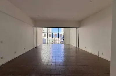 À venda | sala comercial com 73 m² e 1 vaga de garagem - centro, em florianópolis.