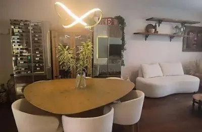 À venda | 152 m³, 4 quartos, sacada, reformado e mobiliado, 1 vaga de garagem - coqueiros, em florianópolis.