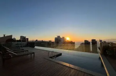 À venda | 100 m², sacada, 3 quartos e 2 vagas de garagem - centro de florianópolis, próximo ao beiramar shopping.