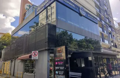 Á venda | prédio de 850m² com 7 lojas independentes no centro de florianópolis