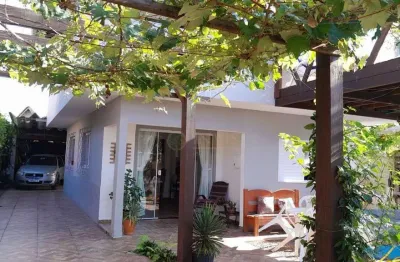 À venda | 180 m², 4 quartos, churrasqueira e 2 vagas de garagem - praia de fora, palhoça/sc.