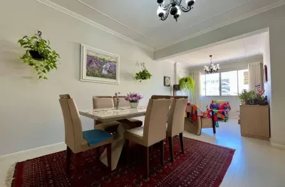À venda | 132 m², 3 quartos, mobiliado e 1 vaga de garagem - centro, em florianópolis.