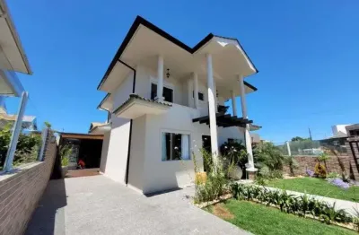 À venda | 200 m², Alto Padrão, 3 quartos, 3 vagas e área Gourmet - Campeche, em Florianópolis.