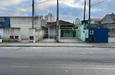 À venda | 264 m², 4 quartos e 2 vagas de garagem - Kobrasol, em São José.