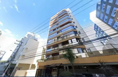 Locação | 143 m², alto padrão, 2 quartos, sacada com churrasqueira e vista mar, 2 vagas - centro, em florianópolis.