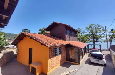 À venda | 200 m², frente mar, 2 pavimentos, 2 quartos e 3 vagas - santo antônio de lisboa, florianópolis.