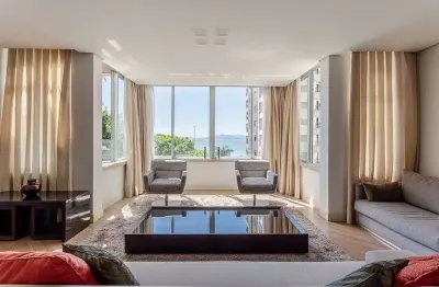 À venda | 192 m², sacada fechada com vista mar, 3 quartos, mobiliado e 2 vagas - próximo ao colégio catarinense, centro de florianópolis.