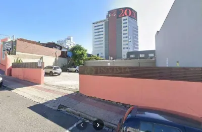 À venda | terreno com 342 m² próximo à beira-mar continental - estreito, florianópolis.