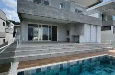 À venda | 299 m², 3 quartos (todos suítes), piscina privativa, churrasqueira a carvão - pedra branca, palhoça/sc.