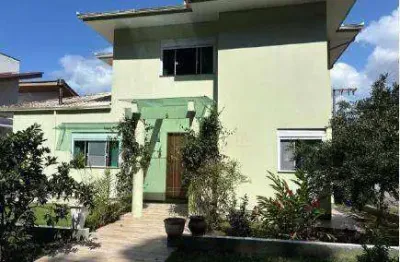 À venda | 315 m², condomínio fechado, 3 quartos e 4 vagas - trindade, florianópolis.