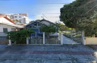 À venda | 350 m², 50 metros do mar, churrasqueira, 4 quartos - cachoeira do bom jesus, florianópolis.