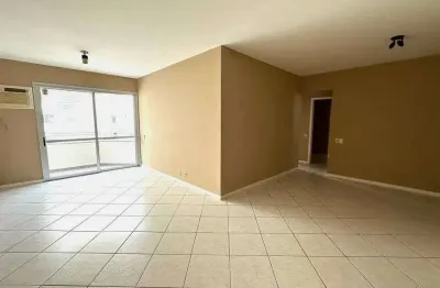 À venda | 122m², semi mobiliado, 3 quartos, sacada - próximo ao colégio catarinense, centro de florianópolis.