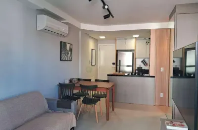 À venda | studio de 43 m², sacada, vista mar e 1 vaga - estreito, florianópolis.