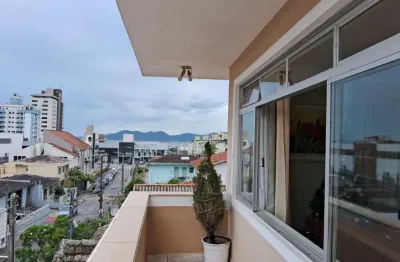 À venda | 220 m², vista mar, 2 pavimentos, 6 quartos e 2 vagas - estreito, em florianópolis.