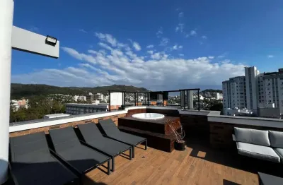 À venda | 166 m², duplex, mobiliada e decorada, terraço privativo, 3 quartos e 2 vagas - ao lado da ufsc, em florianópolis.