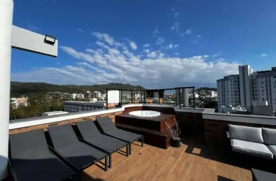 À venda | 166 m², duplex, mobiliada e decorada, terraço privativo, 3 quartos e 2 vagas - ao lado da ufsc, em florianópolis.