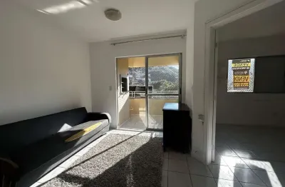 À venda | 48 m², semi mobiliado, sacada com churrasqueira e 1 vaga - saco grande, em florianópolis.