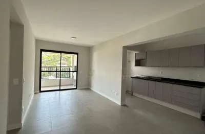 Locação | 74 m², semi mobiliado, sacada com churrasqueira, 2 quartos e 1 vaga de garagem - saco grande, em florianópolis.