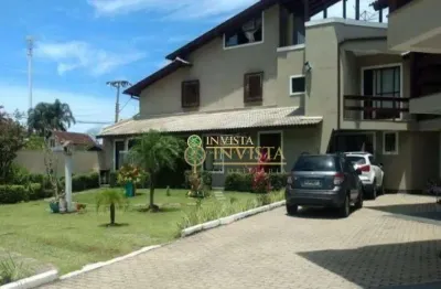 À venda | Condomínio com 1.300 m², 8 casas e espaço comercial em pleno funcionamento na Lagoa da Conceição