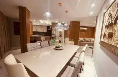 Mobiliada, 4 suítes, terraço privativo com piscina e 3 vagas na Cachoeira do Bom Jesus - À venda em Florianópolis