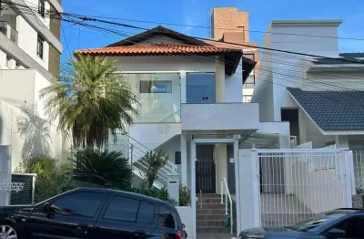 Locação | casa comercial e residencial com 250 m², 3 quartos, hidromassagem e 3 vagas - centro, em florianópolis.