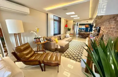 À venda | 290 m², alto padrão, semi mobiliado, 3 quartos (todos suítes) e 2 vagas - av. beira mar norte, em florianópolis.