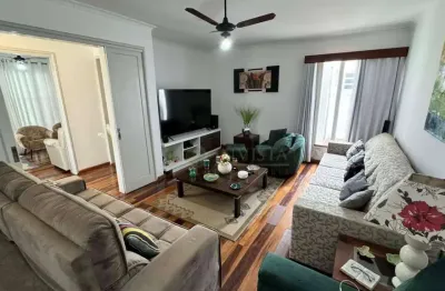 À venda | 360 m², 3 quartos, edícula com churrasqueira e piscina, 4 vagas - balneário do estreito, em florianópolis.