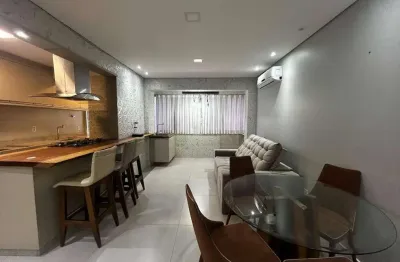 À venda | 67 m², semi mobiliado, 2 quartos. sacada e 1 vaga - centro, em florianópolis.