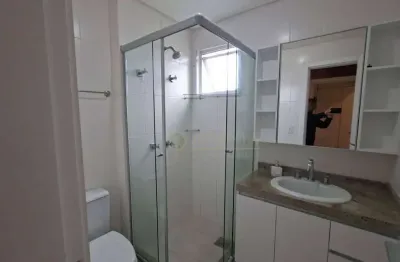 Locação | 120 m², mobiliado, sacada com churrasqueira, 3 quartos e 2 vagas - praia do novo campeche, em florianópolis.