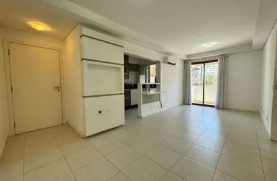 À venda | 70 m², 2 quartos, sacada com churrasqueira e 2 vagas - centro, em florianópolis.
