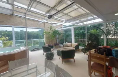 À venda | cobertura de 147 m², terraço com hidromassagem, 2 quartos e 2 vagas - itacorubi, em florianópolis.