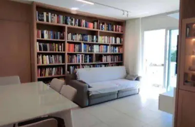 À venda | 77 m², sacada com churrasqueira, 2 quartos e 2 vagas - capoeiras, em florianópolis.