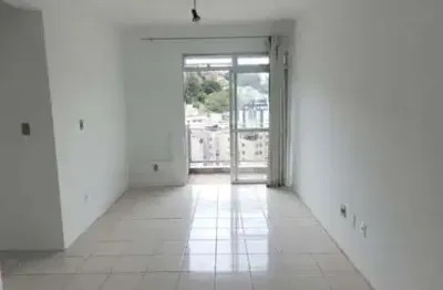À venda | 60 m², sacada, 2 quartos e 1 vaga - carvoeira, em florianópolis.
