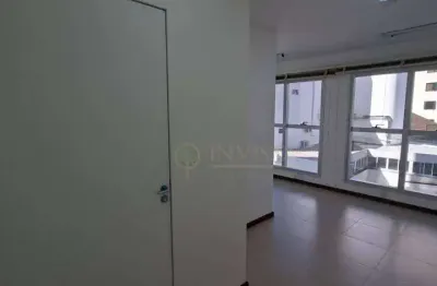 Locação | sala comercial de 31 m² com 1 vaga - centro, em florianópolis.