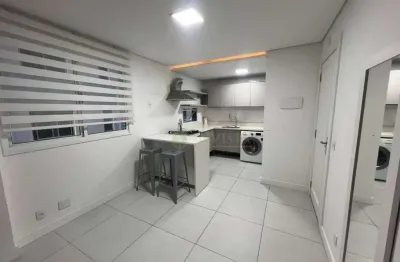 À venda | 32 m², semi mobiliado e 1 vaga - centro, em florianópolis.