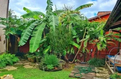 À venda | 290 m², 4 quartos, piscina privativa e 5 vagas - rio tavares, em florianópolis.