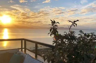Locação | duplex, 303 m³, vista mar, terraço privativo, 4 quartos e 3 vagas - agronômica, em florianópolis.