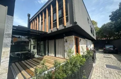 Locação | casa com 3 quartos, 143 m², varanda gourmet e 1 vaga - morro das pedras, em florianópolis.