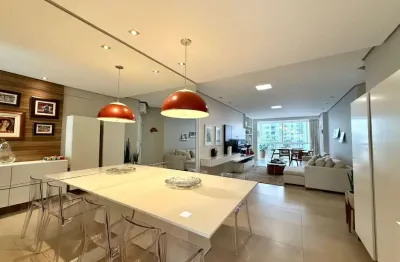 Apartamento com 3 quartos no centro de florianópolis! mobiliado e decorado, sacada com churrasqueira e 2 vagas - próximo ao colégio catarinense.