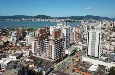 À venda | Apartamento de 2 quartos, 84 m², Sacada com Churrasqueira e 2 vagas - Estreito, em Florianópolis.