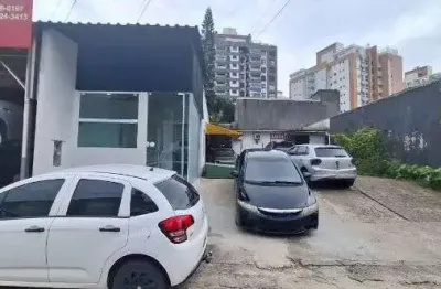Loja comercial próxima à ufsc, 58 m² e 1 vaga - trindade, em florianópolis.