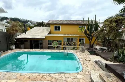 À venda | 665 m², Alto Padrão, 5 quartos, área de lazer com piscina e churrasqueira, academia e 3 vagas - Bosque das Mansões, em São José.