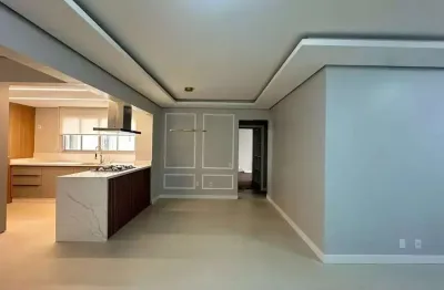 Apartamento com 3 quartos à venda no centro de florianópolis, sacada, semi mobiliado e 1 vaga - próximo ao colégio catarinense.