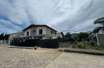 Casa com 3 suítes à venda em Florianópolis, Novo, 122 m² e 2 vagas - Próximo ao Villa Romana Shopping,
